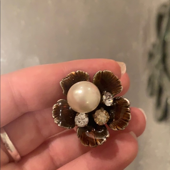 pearl and rhinestone flower ring - Picture 3 of 3